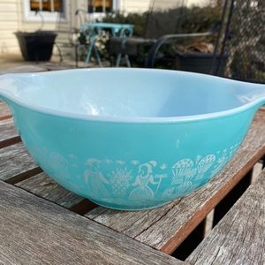 PYREX Bowl Vintage - Blue Amish Butterprint 1 1/2 qt